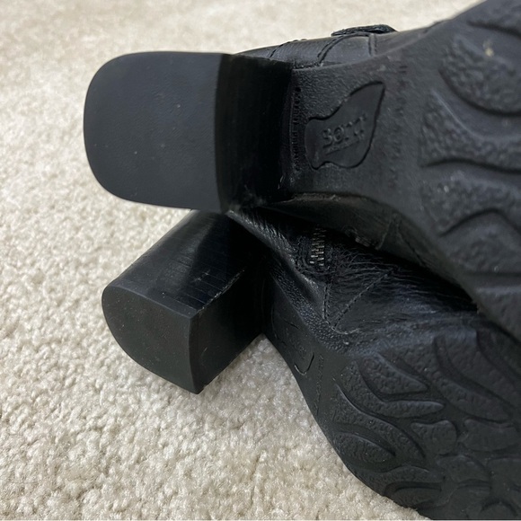 Born Women’s Black Leather Zip Heeled Boots Size 7, 38 D17303 Side Zip, - Picture 13 of 16